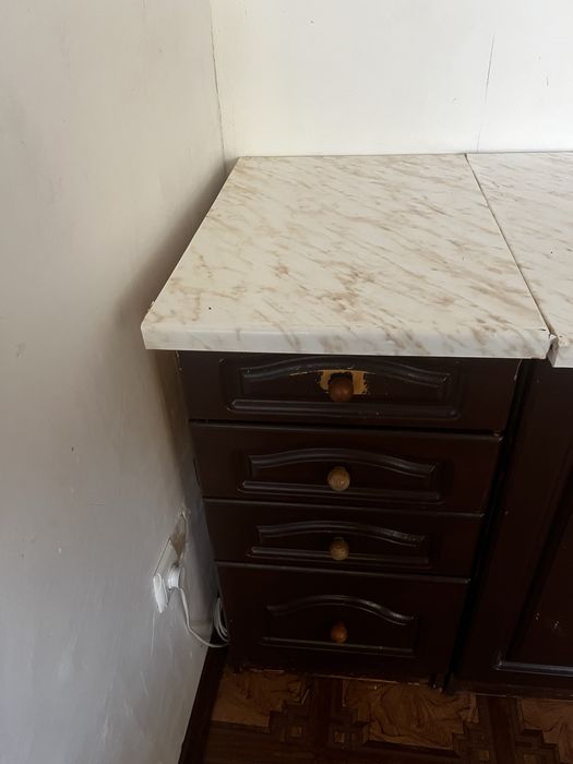 Меблі для кухні б/у фарбовані