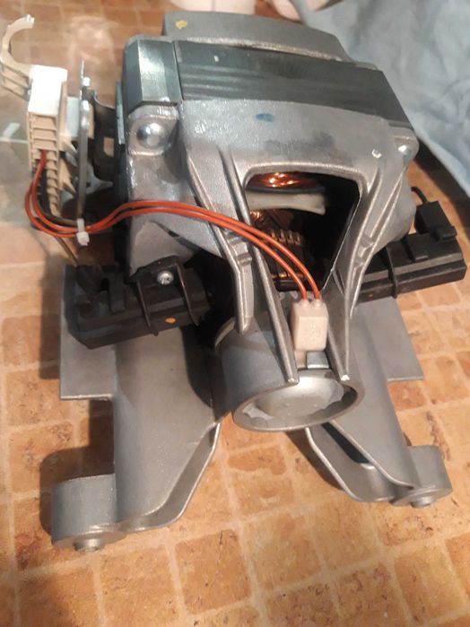 Двигун до пральної машинки zanussi