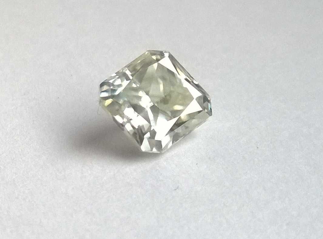 4 Ct   Biały Moissanit   10  mm   VVS1    octagon