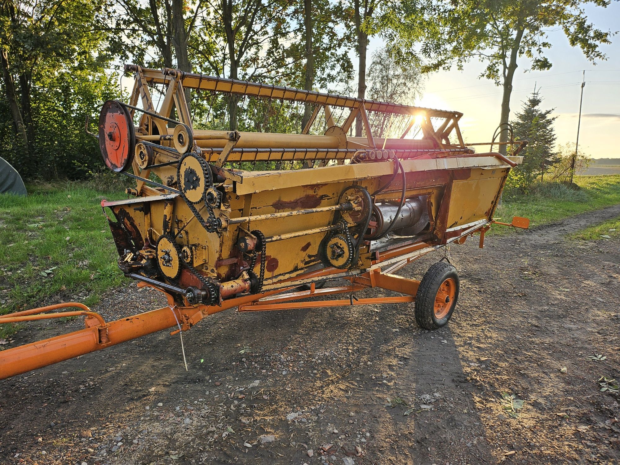 Kombajn Bizon Z056