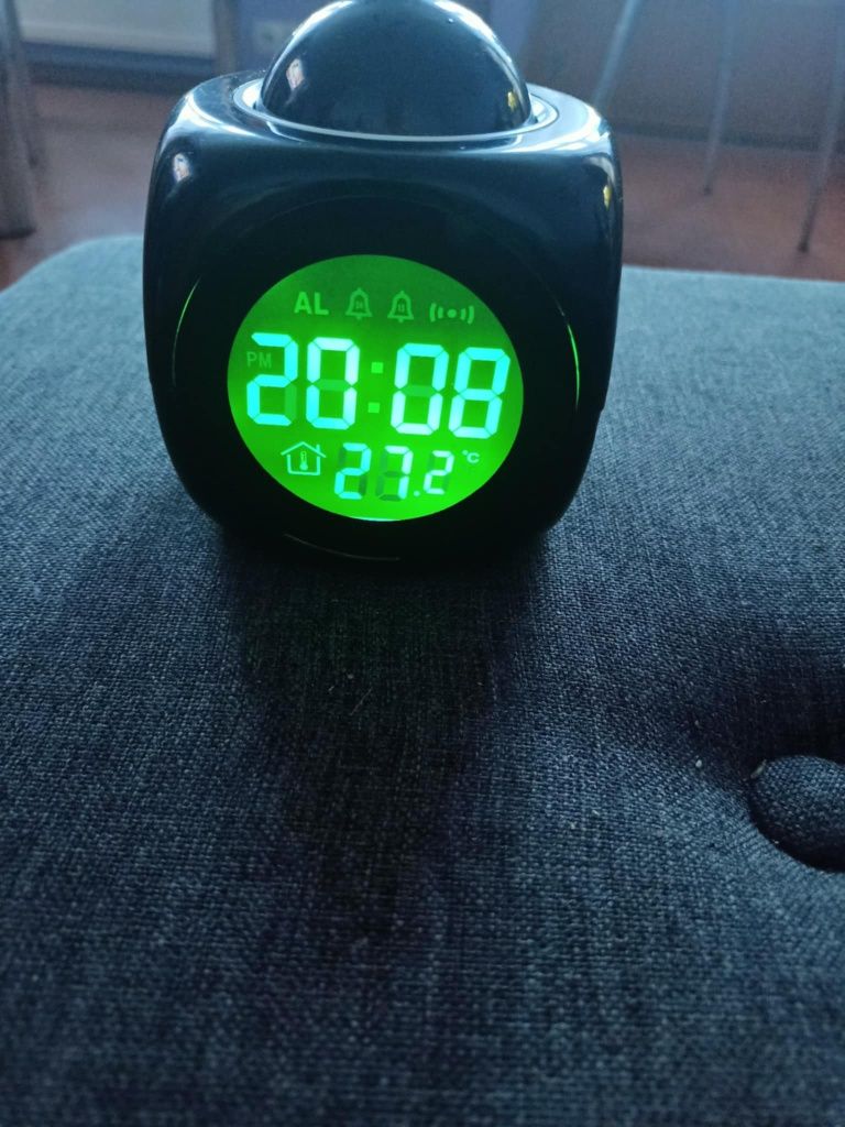 Cyfrowy budzik LED