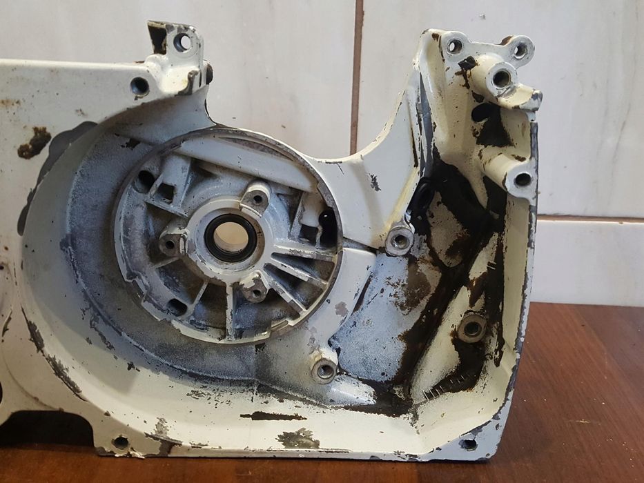 Stihl 044 046 Ms440 Karter Obudowa Silnika Połówka