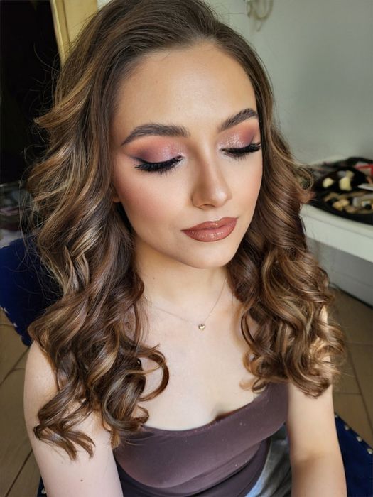 Makijaż fryzura z dojazdem profesjonalnie