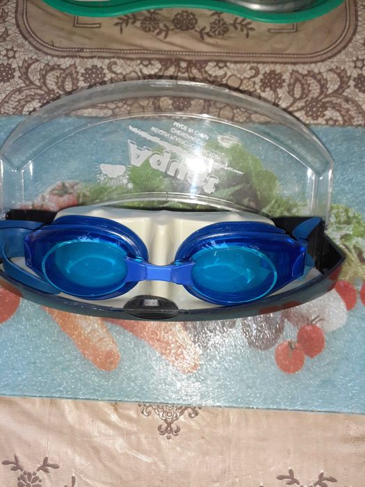 Маска для плавання.