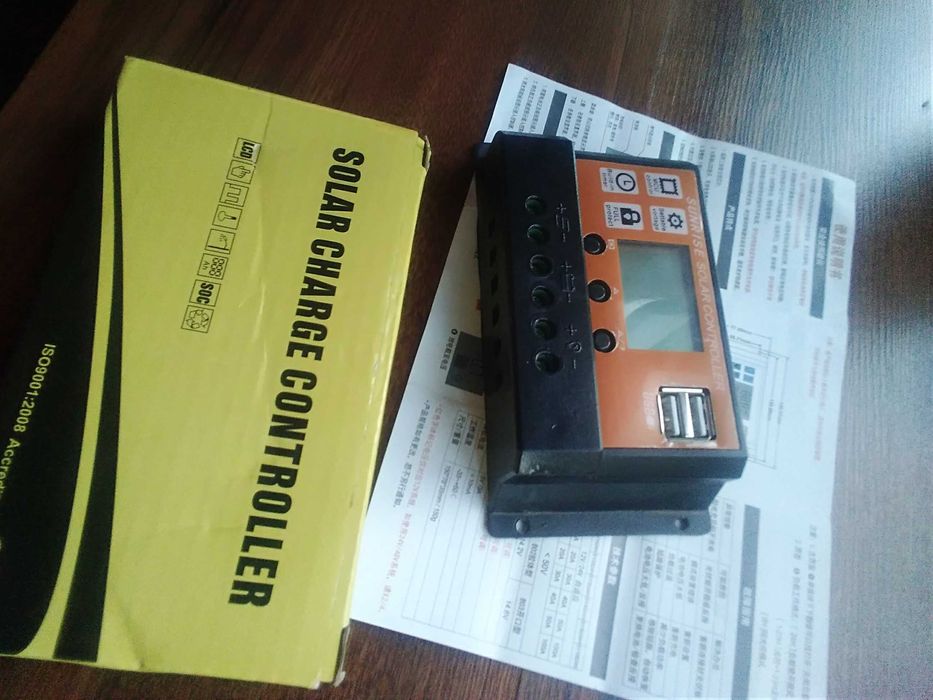 PWM контролер заряду сонячних панелей 12-24V 10A.