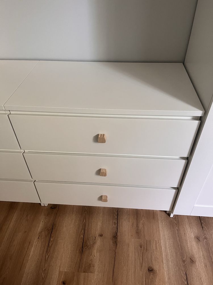 Comoda ikea com puxadores zara