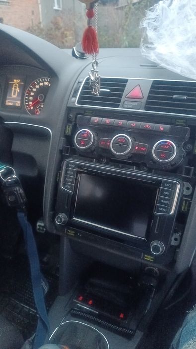 Продам магнітола discovery media