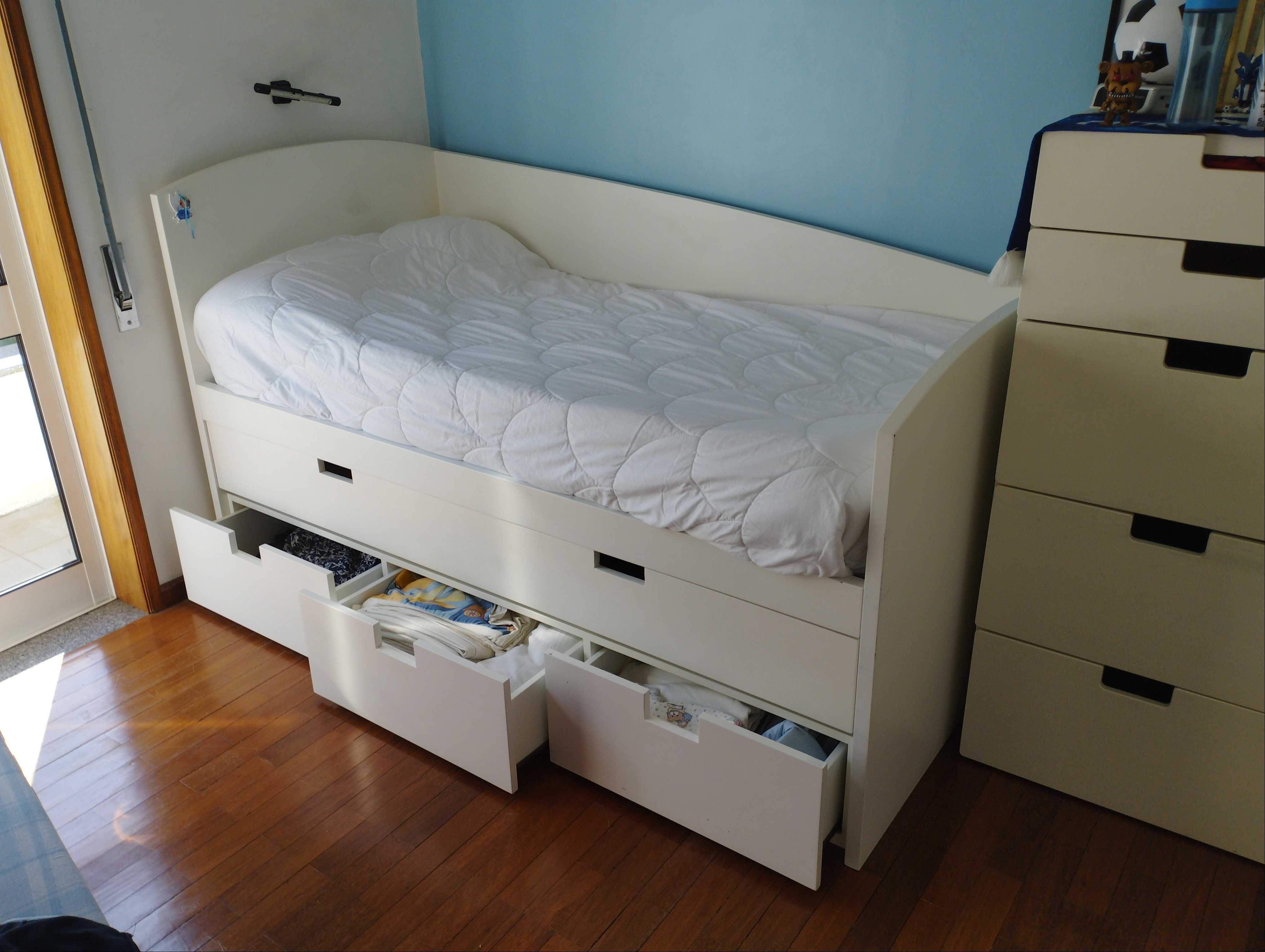 Cama de solteiro como nova