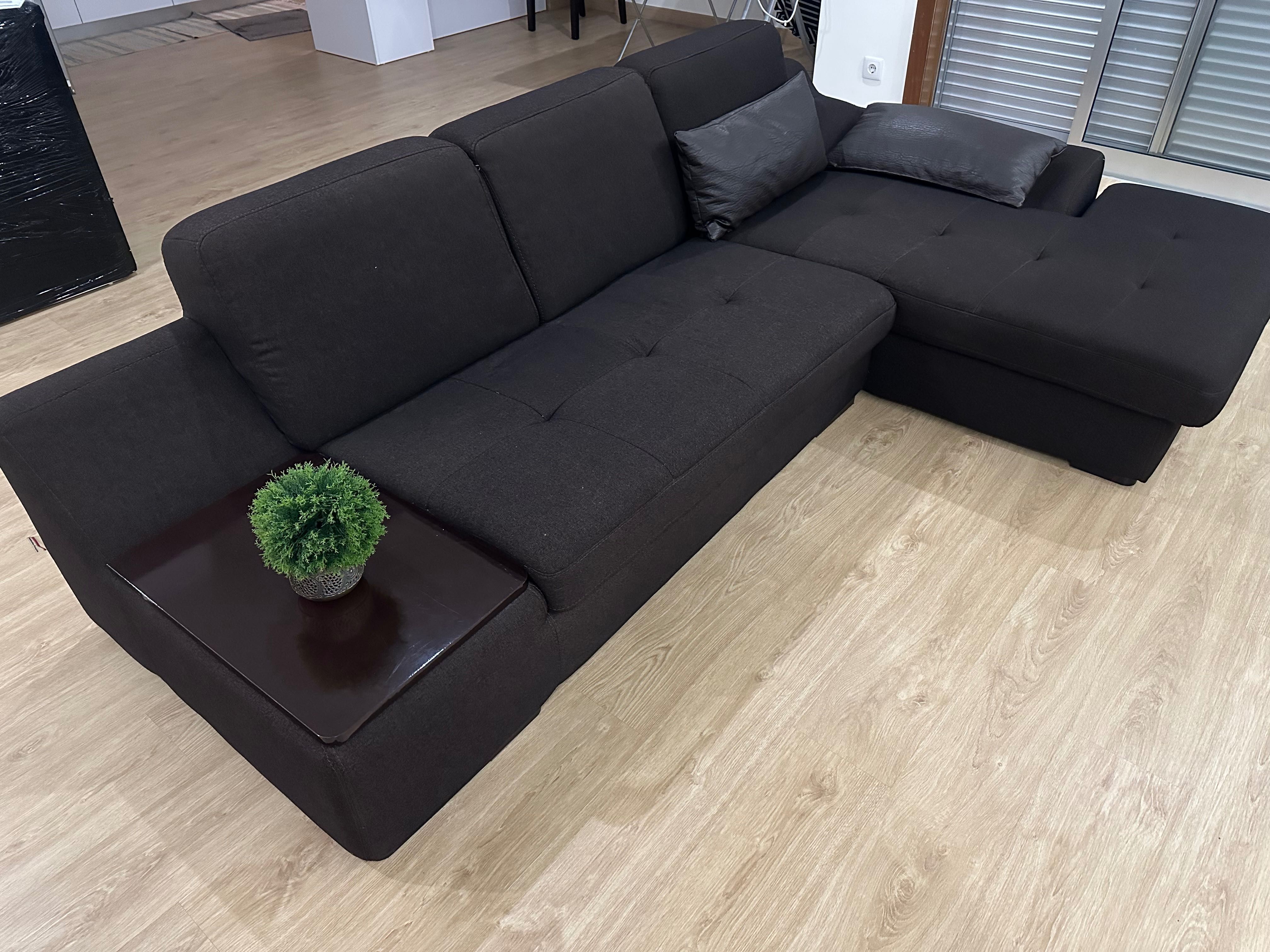 Sofá com chaise longue