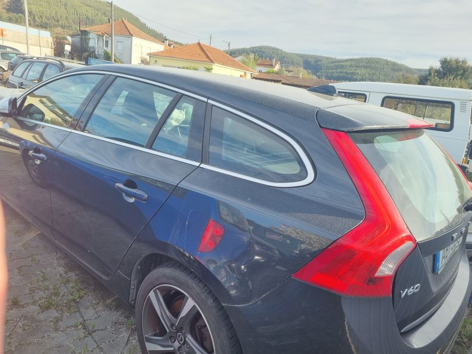 Volvo V60 D6 R Design (salvado)