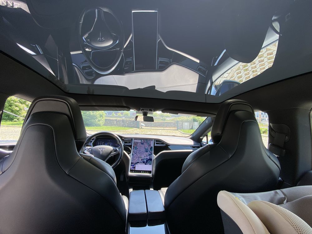 Tesla Model S 75