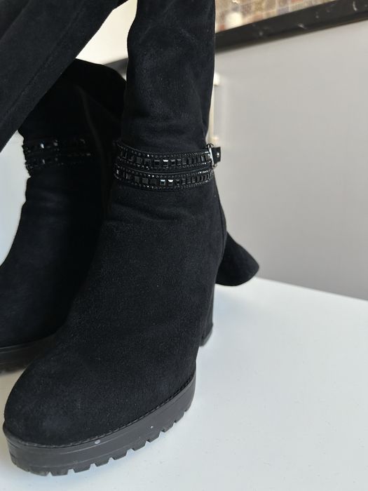 Чорні Зимові ботфорти Lady Marcia із натурального замшу на каблуку,