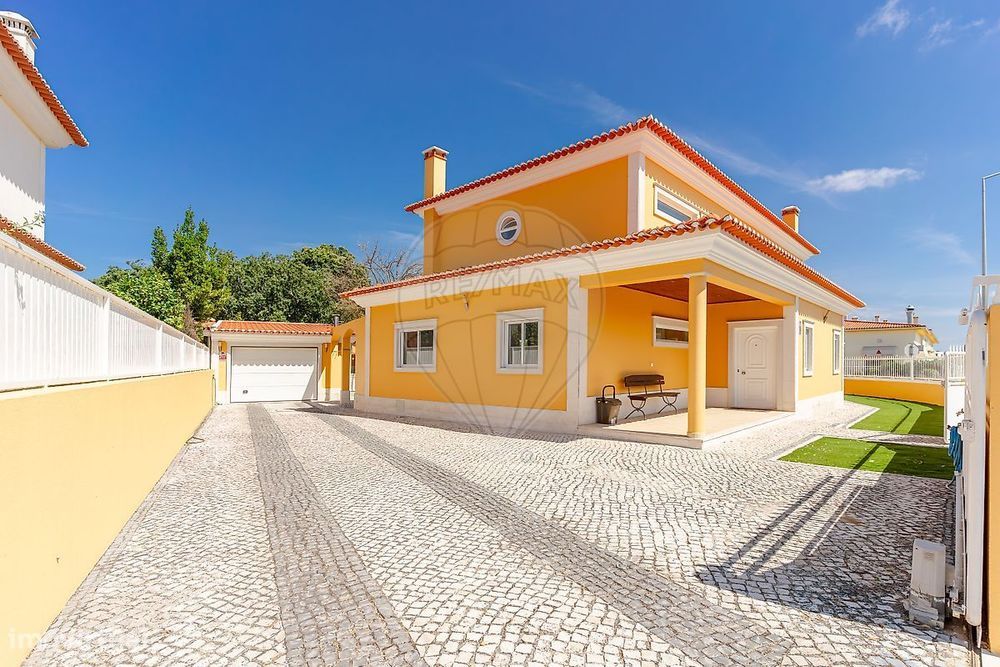 Moradia T4 para venda