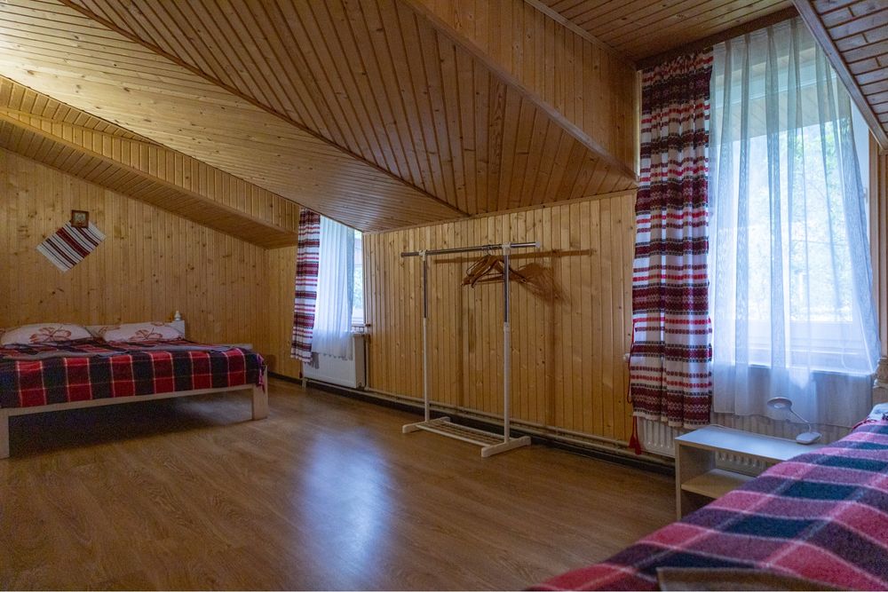 Будинок у Карпатах з банею та каміном "Перлина Прикарпаття"