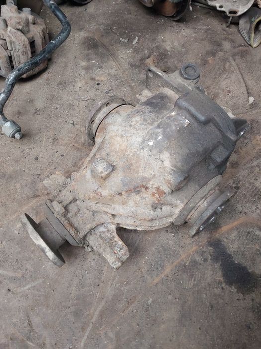 Dyfer dyferencjał tylny most spaw zaspawany bmw e 46 mała głowa 3.38