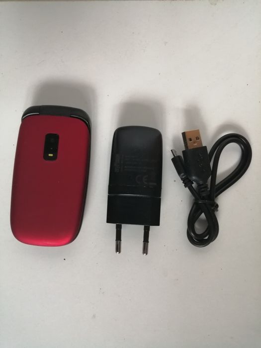 Telefon czerwony MyPhone Twist z klapką , z ładowarką.