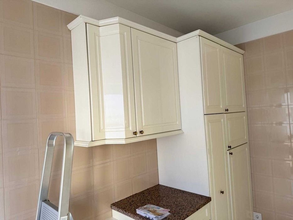 Vendo móveis de cozinha em bom estado, eletrodomésticos não incluídos.