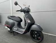 Vespa GTS 125 ABS stan perfekcyjny Gratis nowa szyba na kat B