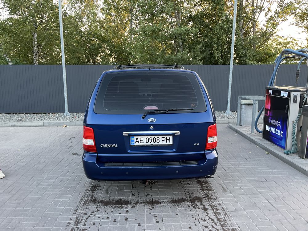 Продам KIA carnival