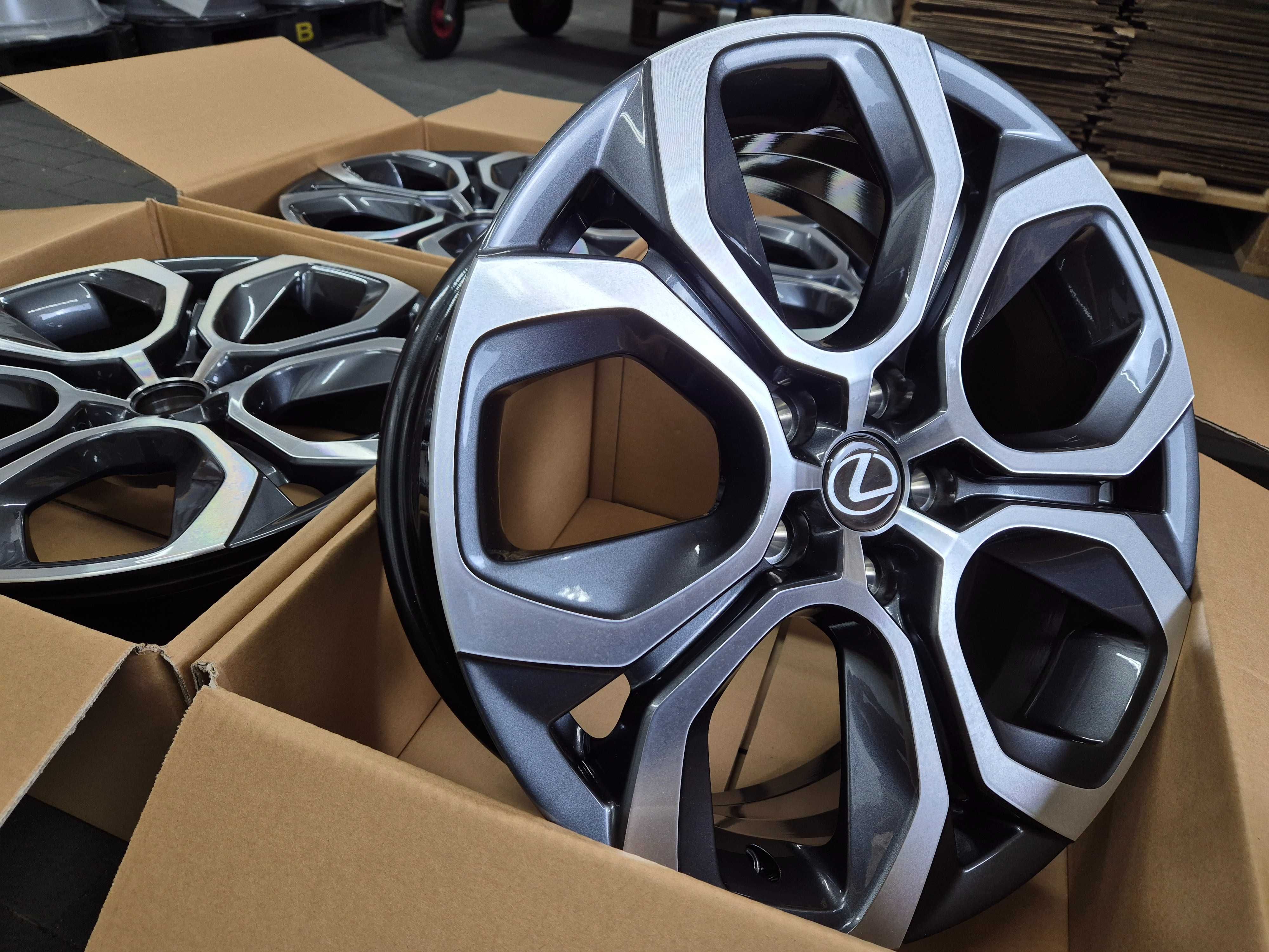 Felgi 18 LEXUS ES, GS, IS, NX, UX, LS 5x114,3