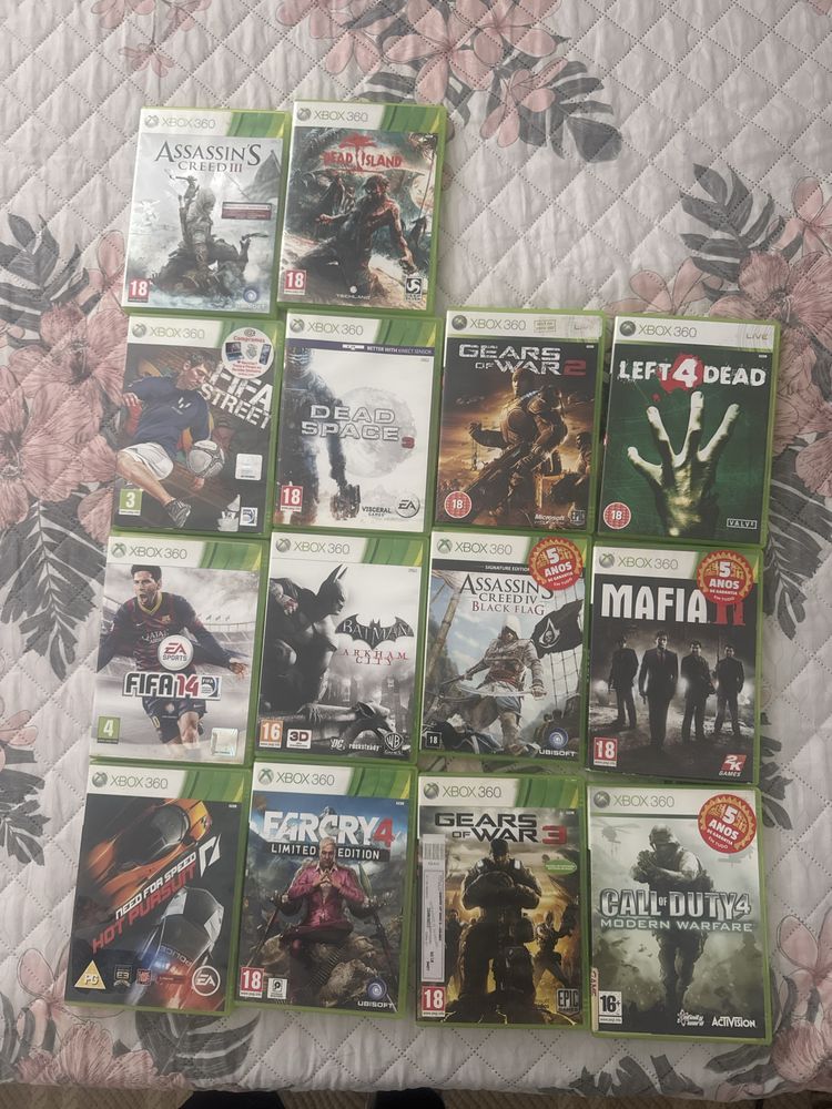 Vendo xbox 360 em bom estado com 2 comandos e 14 jogos