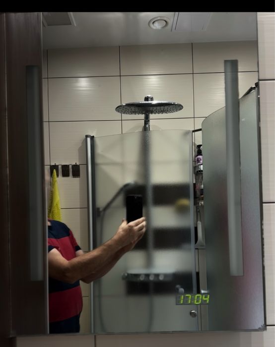 Lustro łazienkowe, podświetlane, podgrzewane z zegarkiem 60/80 cm