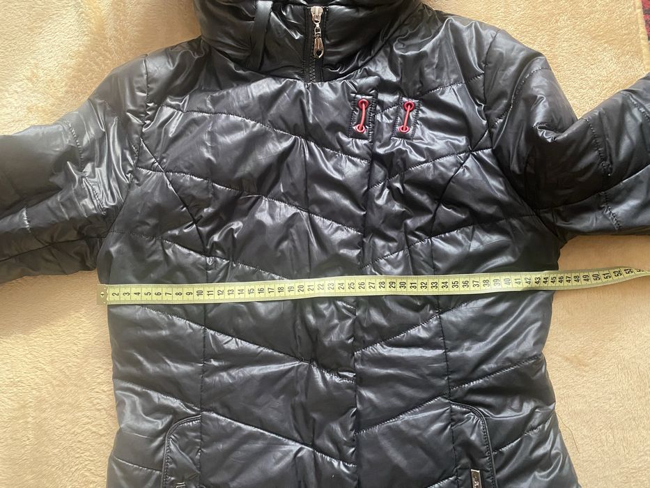 Куртка тепла, коротка