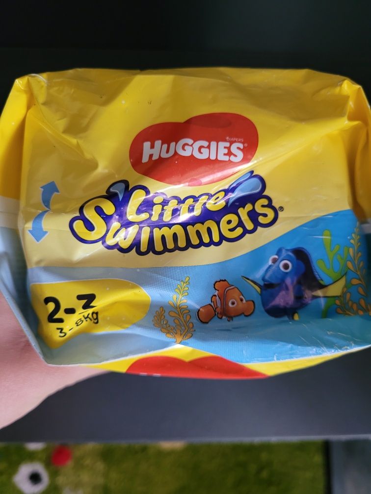 Продам памперси, підгузки для купання 3-8кг huggies