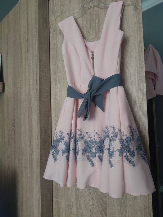 Sukienka pudrowy róż