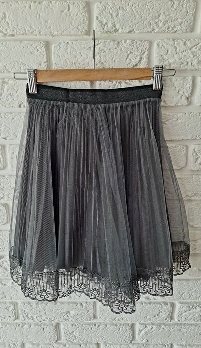 Дві жіночі спідниці