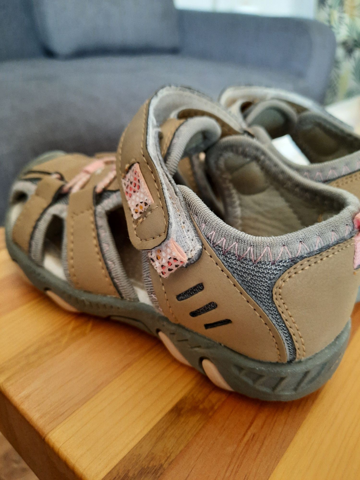 Buty sandały sandałki r.25