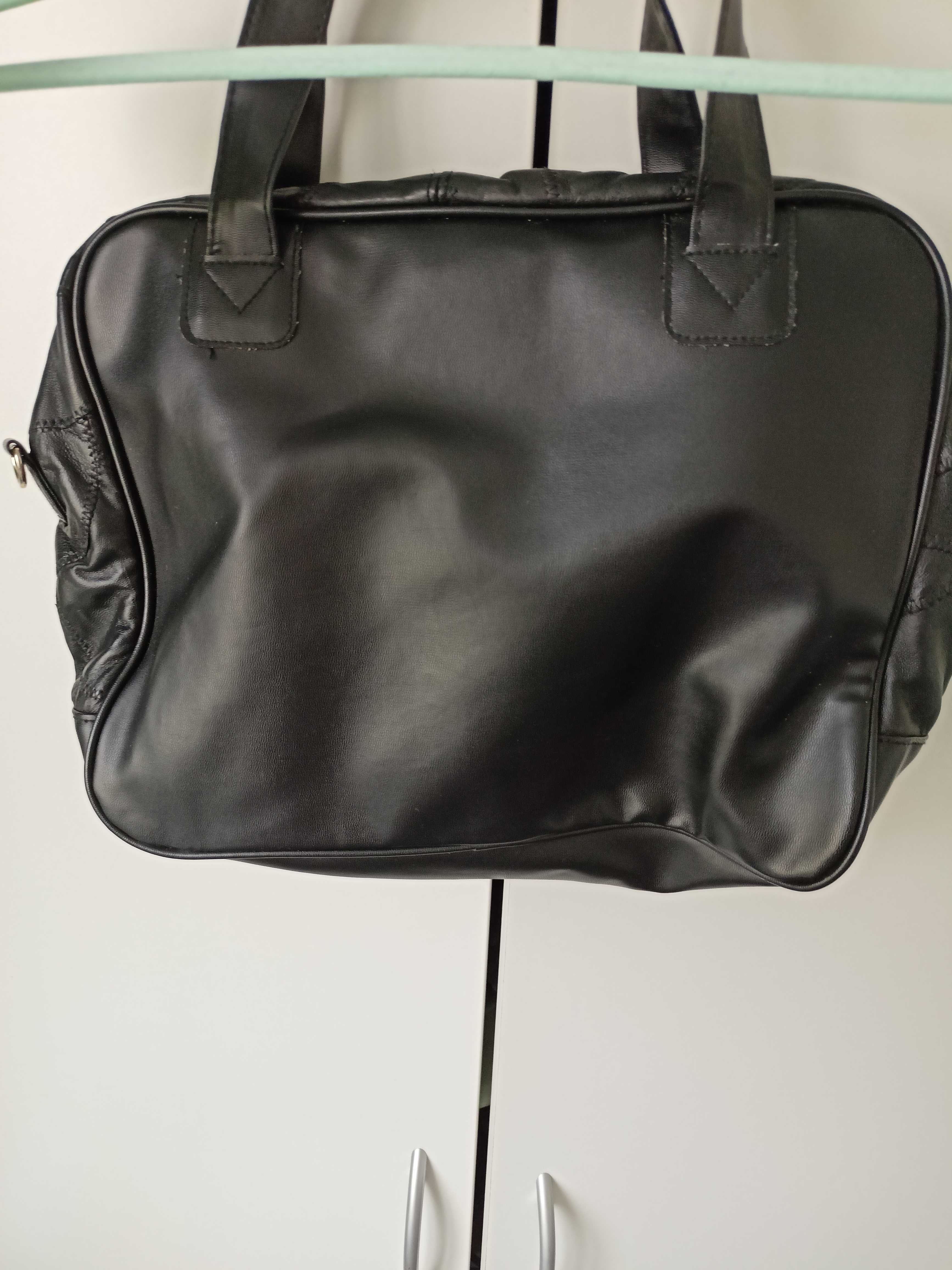 Torba torebka pojemna czarna Carla Faustini