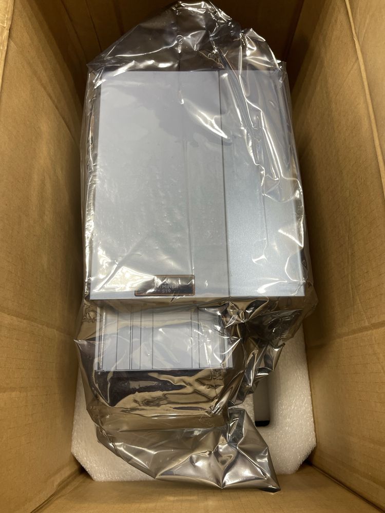 Асік-майнер Bitmain Antminer S19 95Th/s на Біткоїн asic