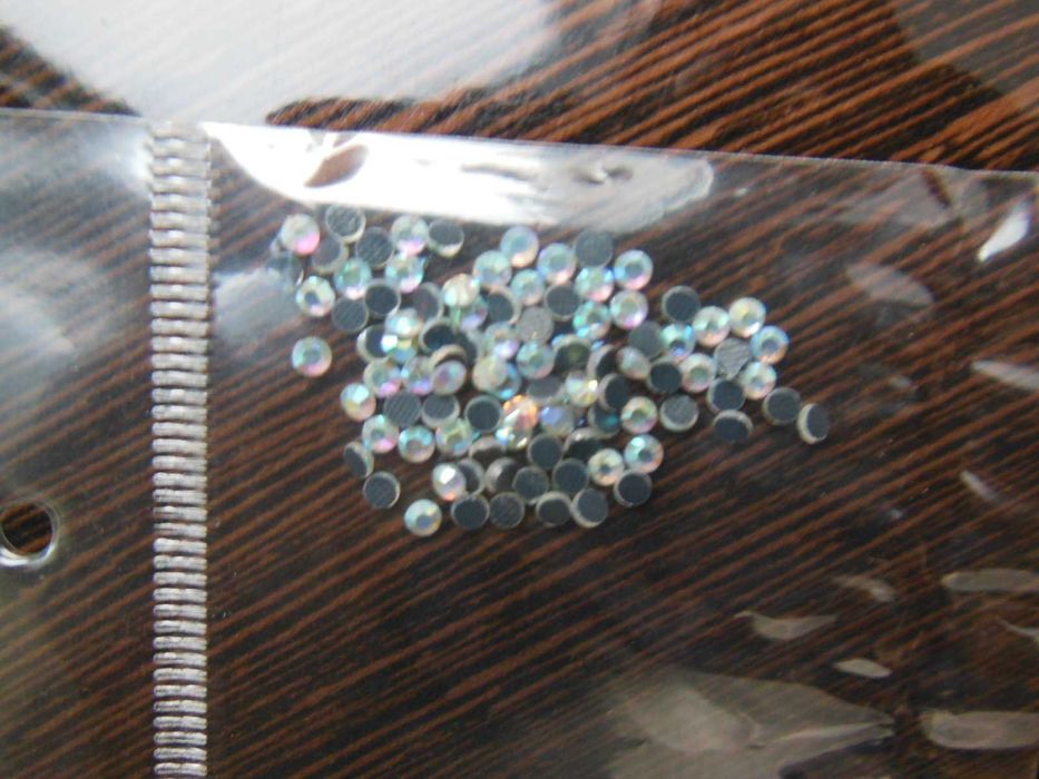 Бабочки 4 шт бисер, Стразы стеклянные на термооснове 4 уп. 400шт/3мм