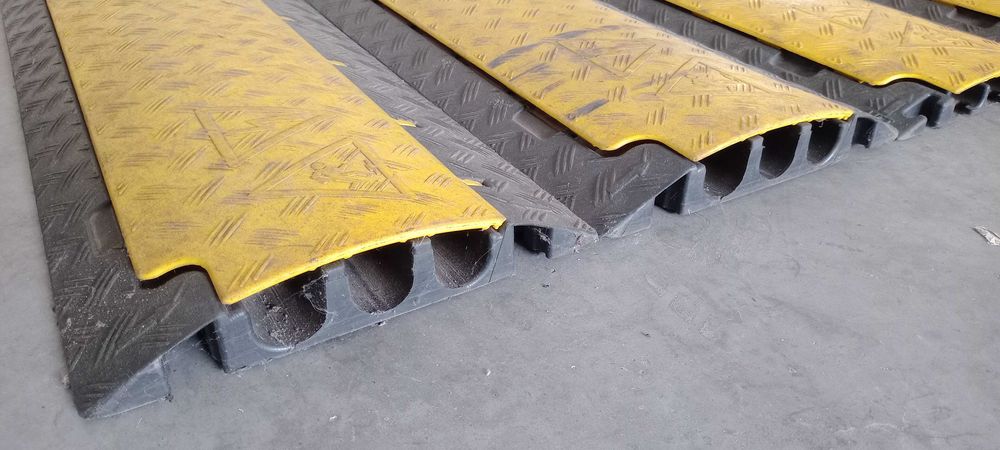 4x Rampa Passa Cabos Adam Hall