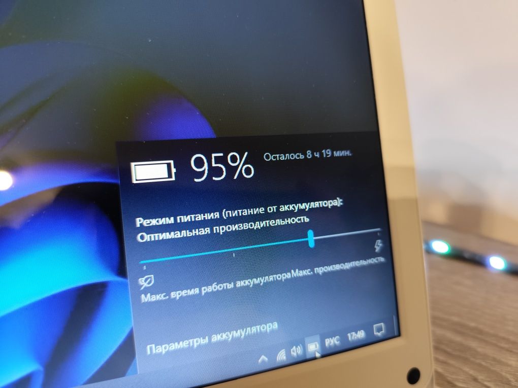 Новий 17 дюймів ігровий ноутбук з відеокартою 4ГБ