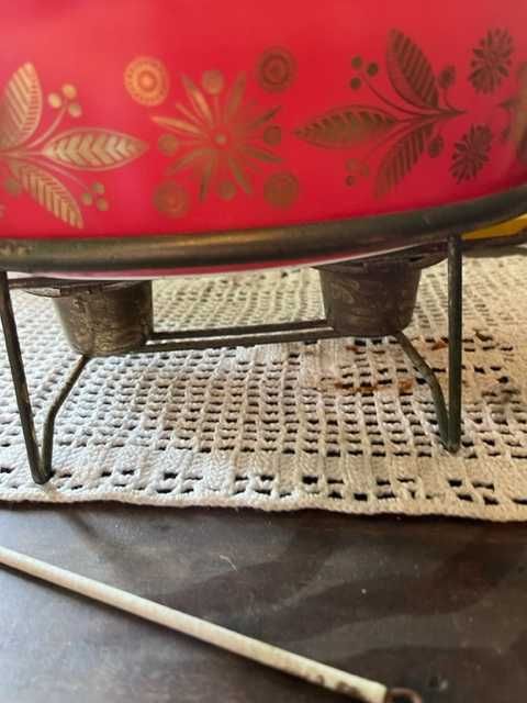 Pirex muito antigo com lamparinas