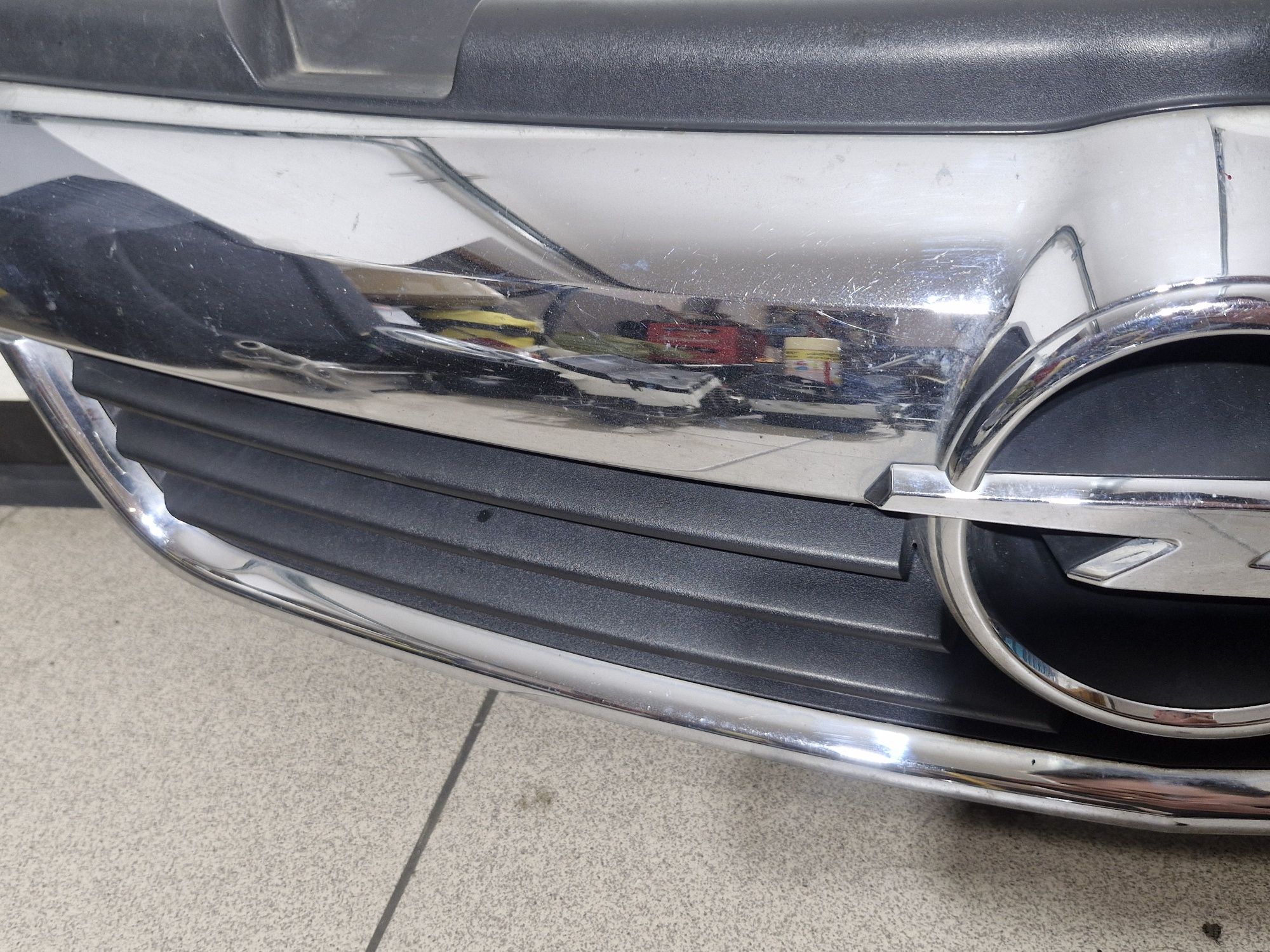 Gril atrapa zderzaka opel zafira b