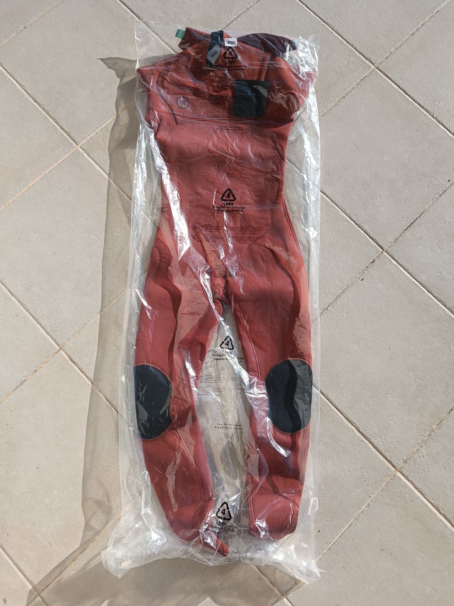 Fato VISSLA 7 Seas 4/3mm NOVO