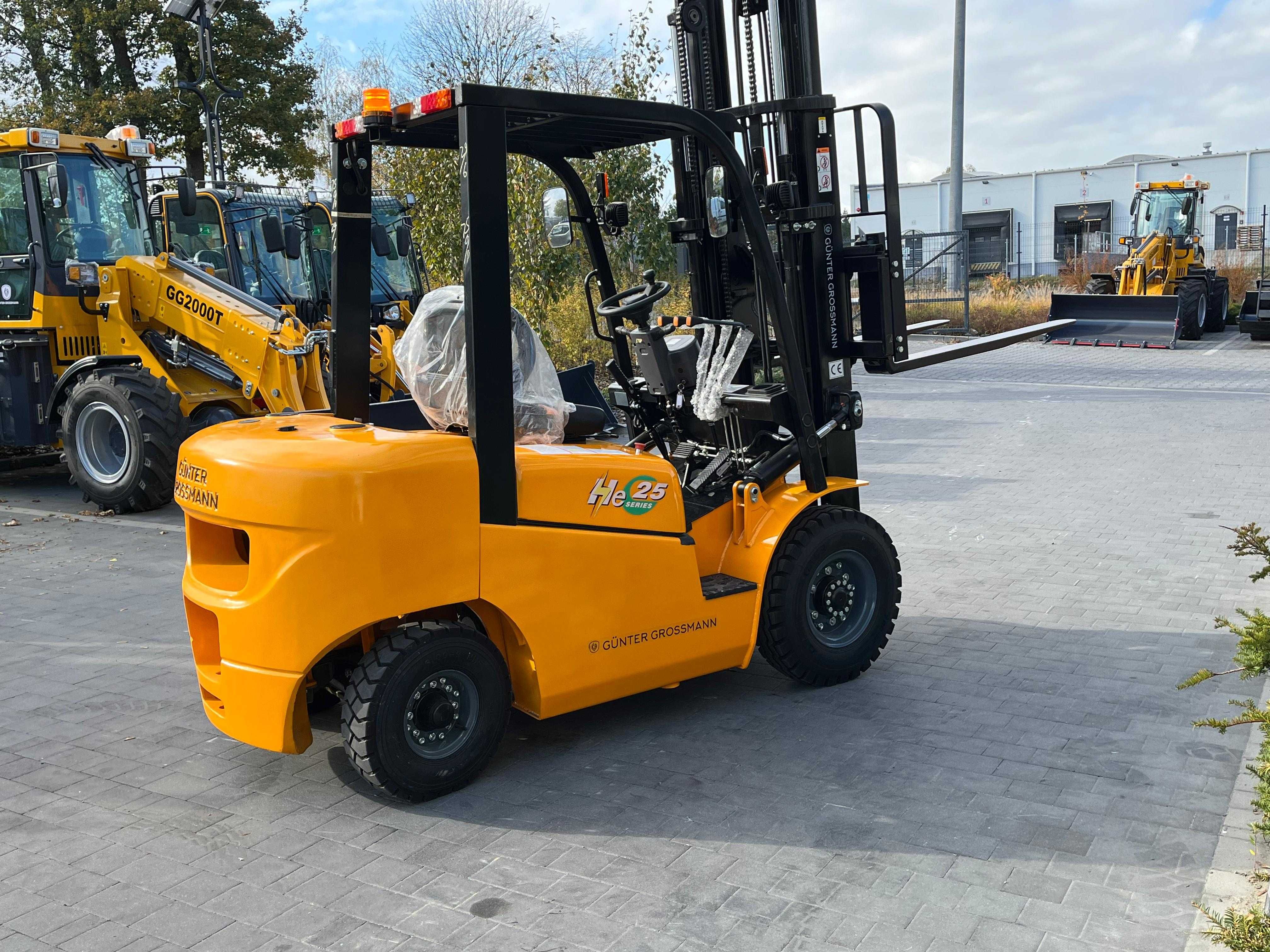 Nowy wózek widłowy Gunter Grossmann 2,5T triplex. Elektryk