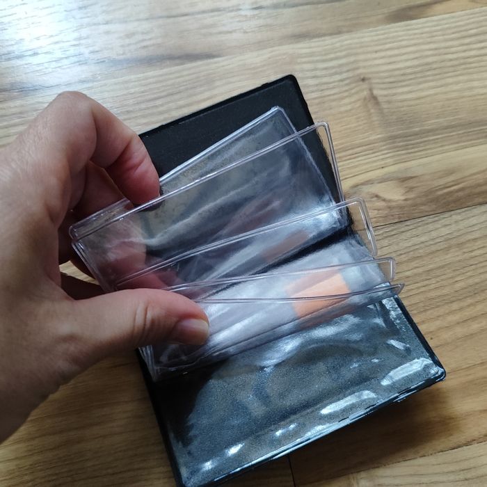 Etui na dokumenty, karta kredytowe