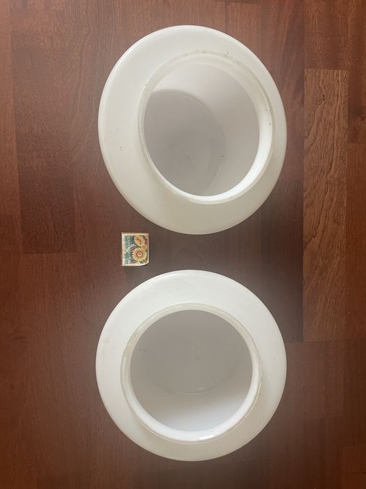 Плафон белый для светилтника  высота 12,5 см диаметр ободка 15 см