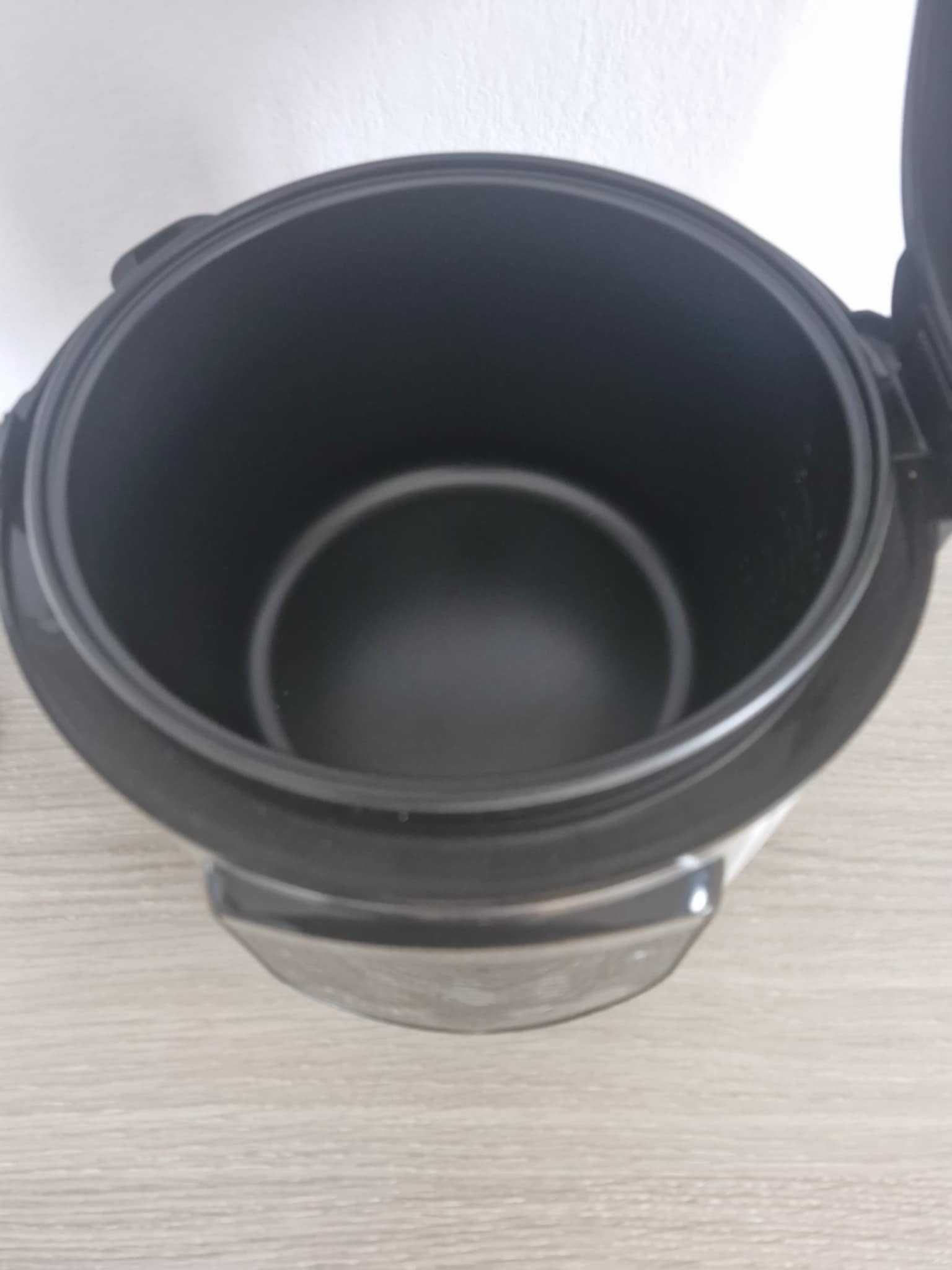 Multicooker Delimano o mocy 700 W, pojemność 5 l - stan idealny.
