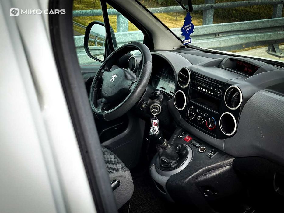 Peugeot Partner 5 osób WYPOŻYCZALNIA / Wynajem busów dostawczych