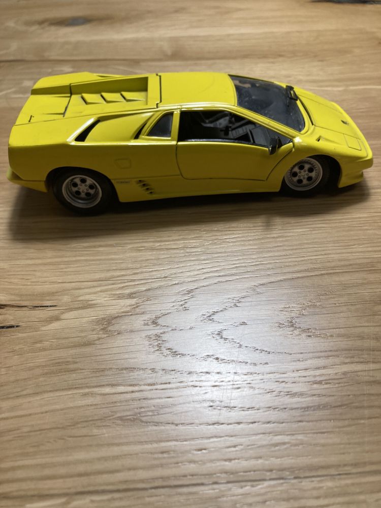 Maisto 1/24 1:24 Lamborghini Diablo