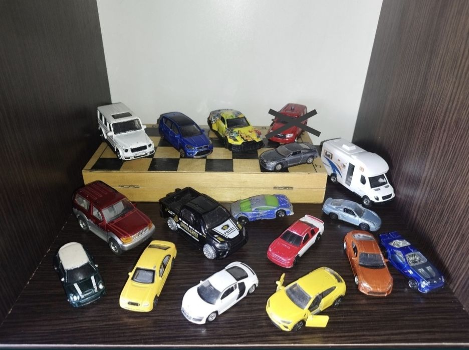 машинки / модельки / игрушки