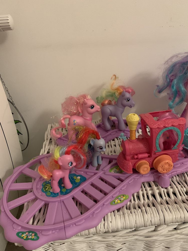 My little pony pociag z torami i figurkami