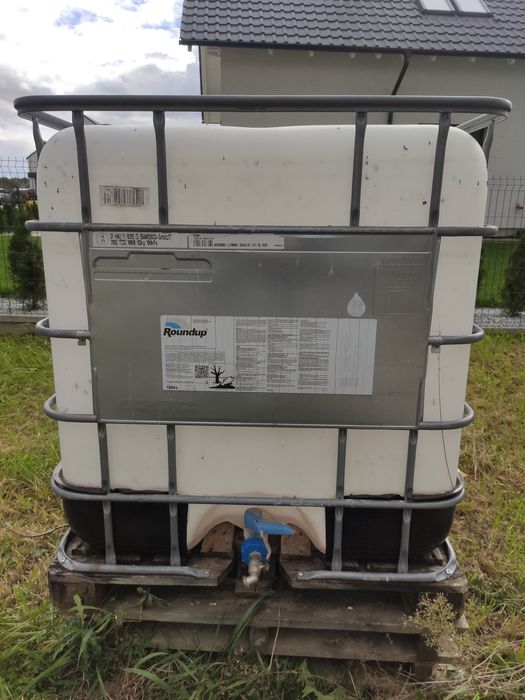 Mauzer 1000 l w koszu na palecie