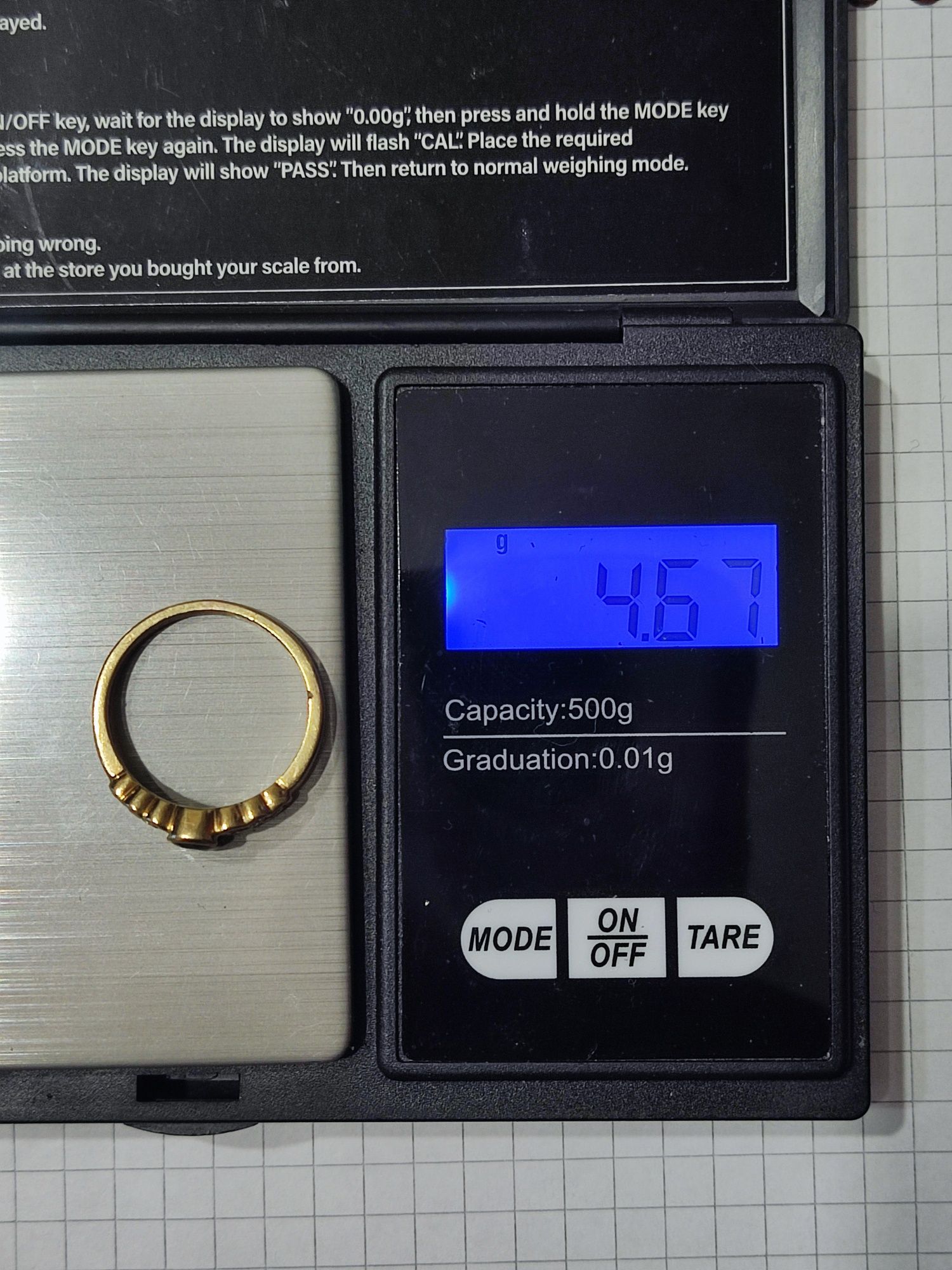 Золотий перстень, з діамантами 0.55 кт і сапфіром 1.23 кт, 750 проб