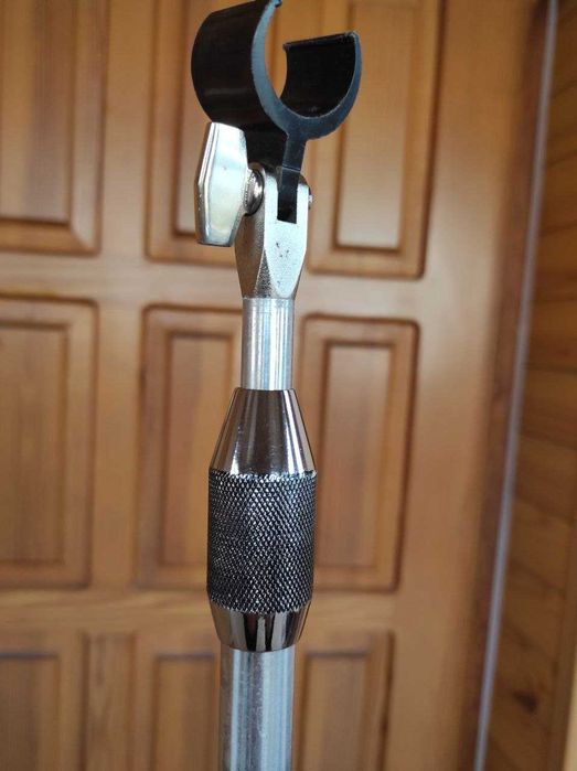 Мікрофонна стійка TESLA